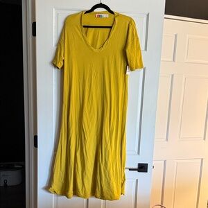 We The Free Yellow V-Neck Short-Sleeve Women’s Dress